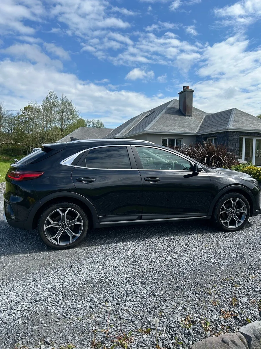 Kia Xceed hybrid - Image 2