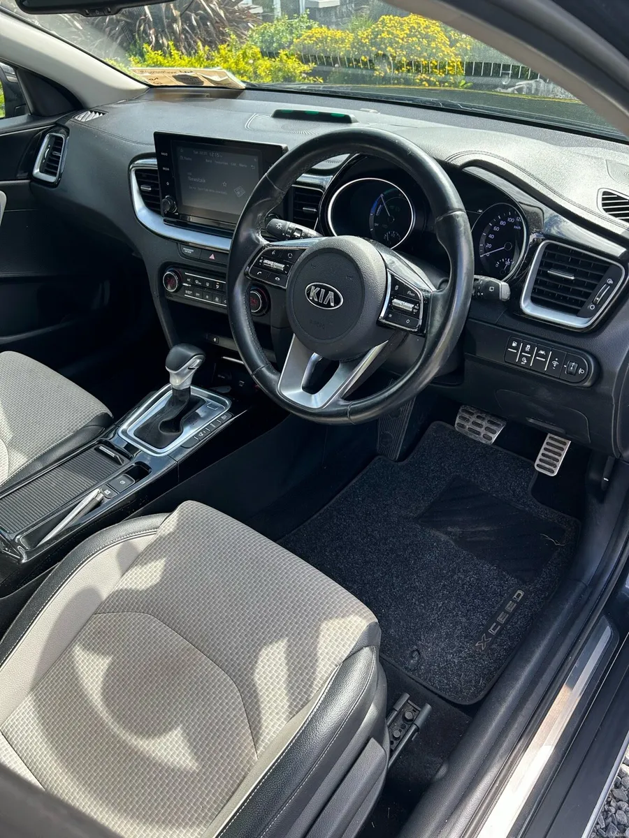 Kia Xceed hybrid - Image 5