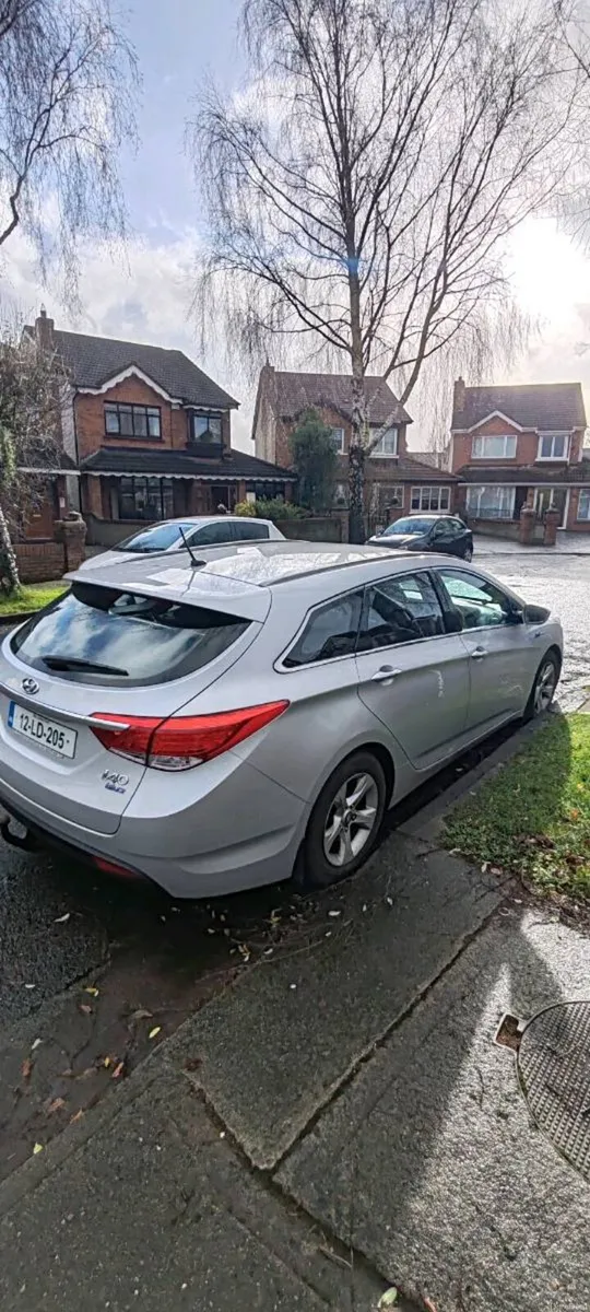 Hyundai I40 2012 - Image 2