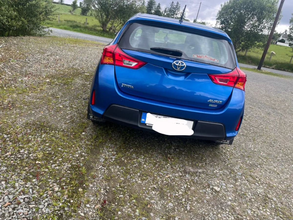 Toyota auris - Image 1