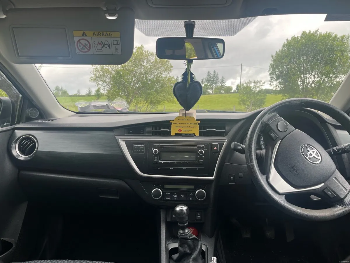 Toyota auris - Image 3
