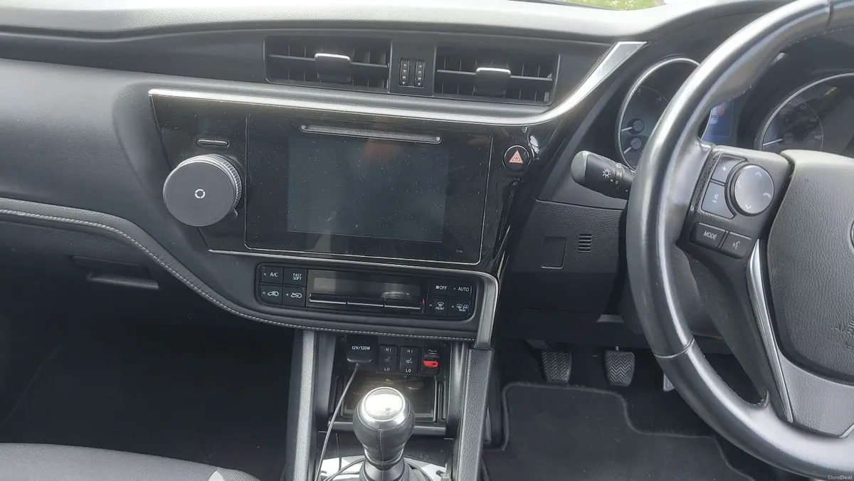 Toyota Auris 2016 - Image 3