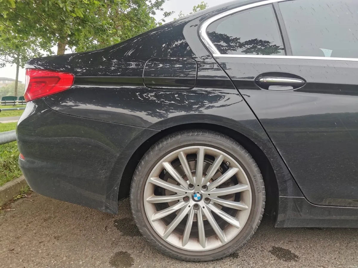 BMW 5-Series 2018 - Image 4