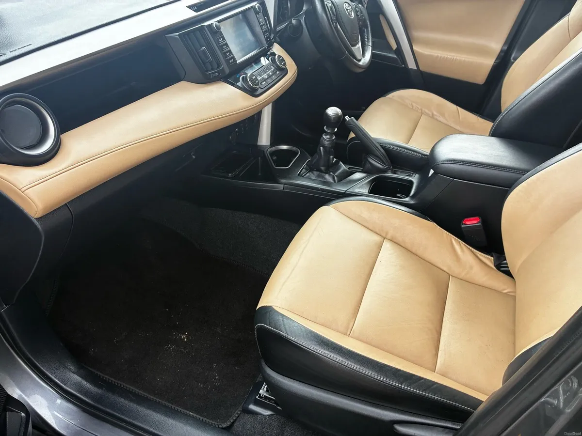 2016 Toyota Rav4 *TOP SPEC* - Image 4