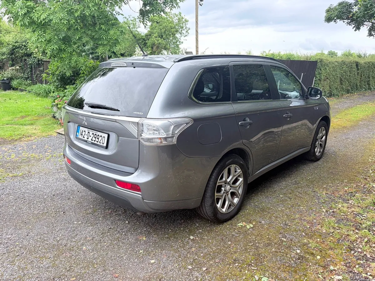 Mitsubishi Outlander - Image 2