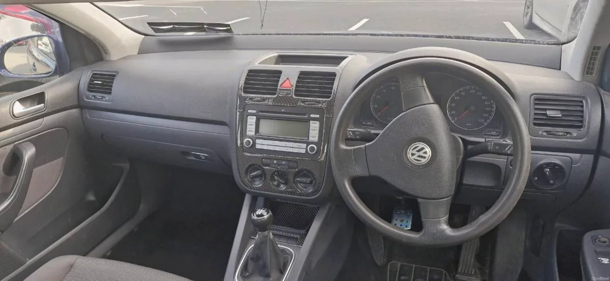 Volkswagan golf - Image 2