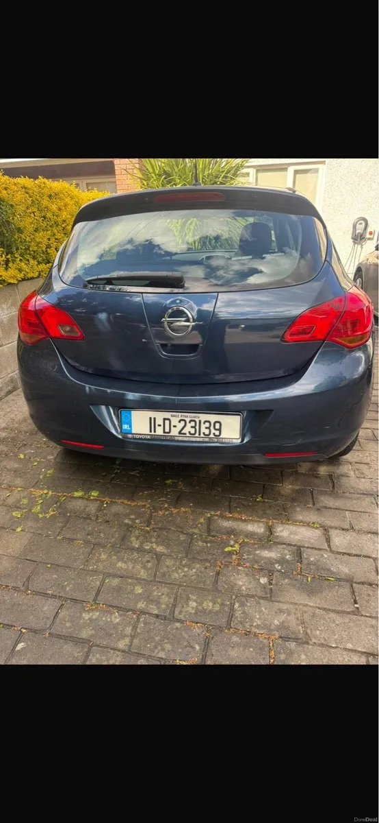 2011 Opel Astra - Image 2