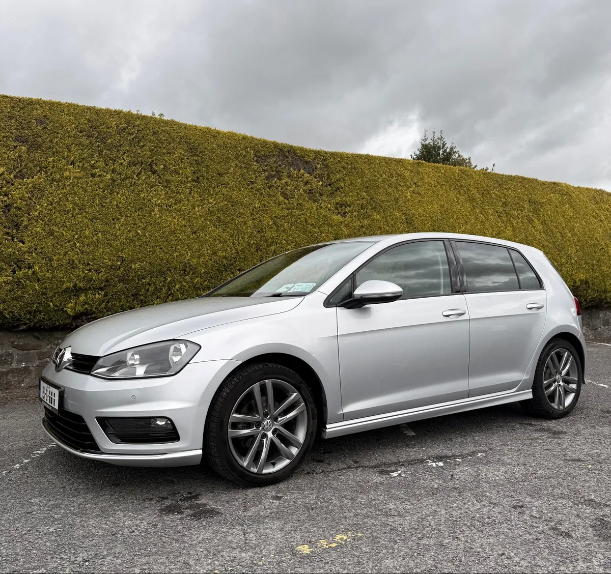 VW GOLF R-LINE 1.2 TSI DSG BLUEMOTION AUTO 110HP - Image 2