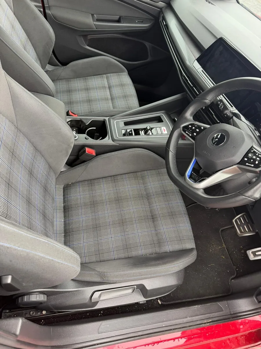 2021 Vw golf gte with dsg gearbox - Image 4