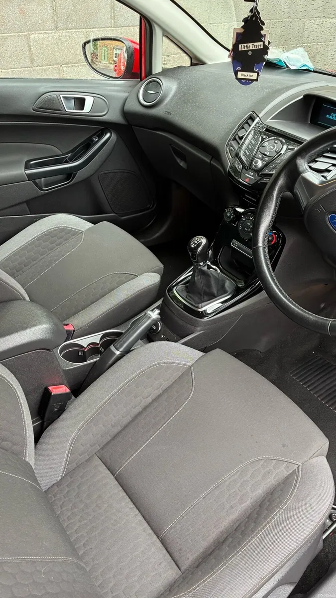 152 fiesta 1.0 zetec 3dr  . Mint condition - Image 2