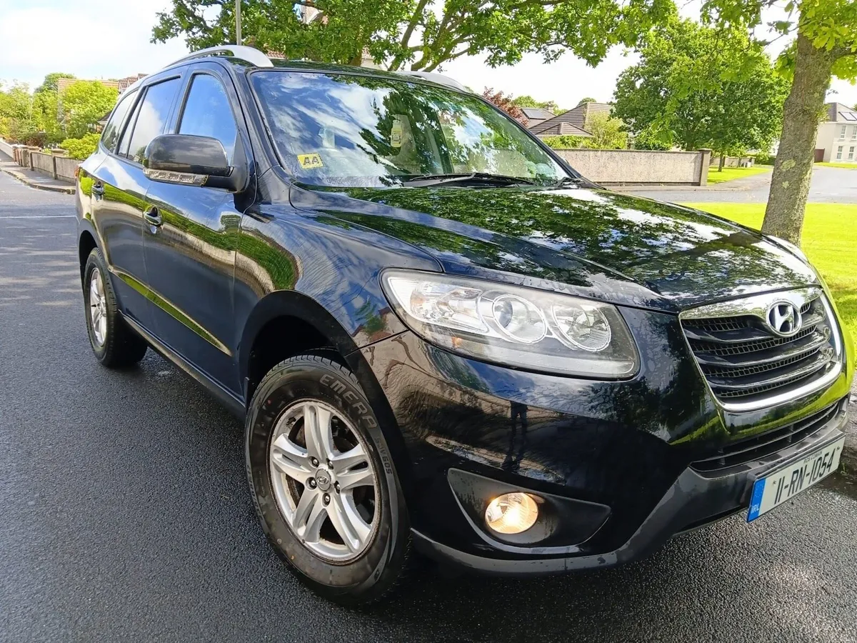 🔥2011 Hyundai Santa Fe 7 Seater NCT And Tax 4x4🔥 - Image 1