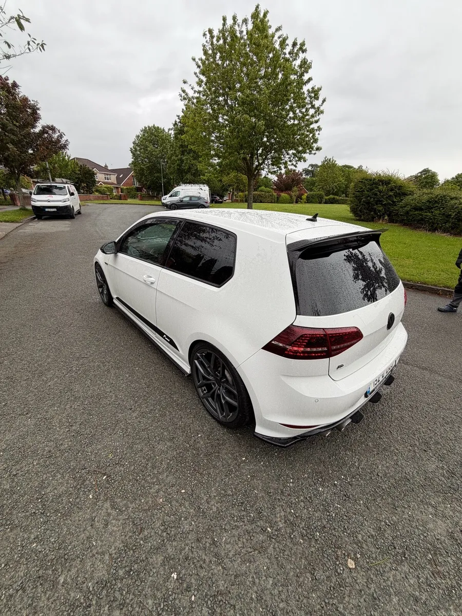 Volkswagen Golf R DSG - Image 3