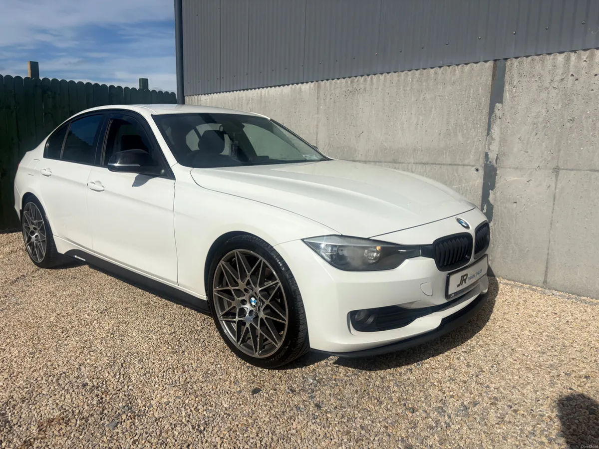 BMW 3-Series 2015 - Image 4