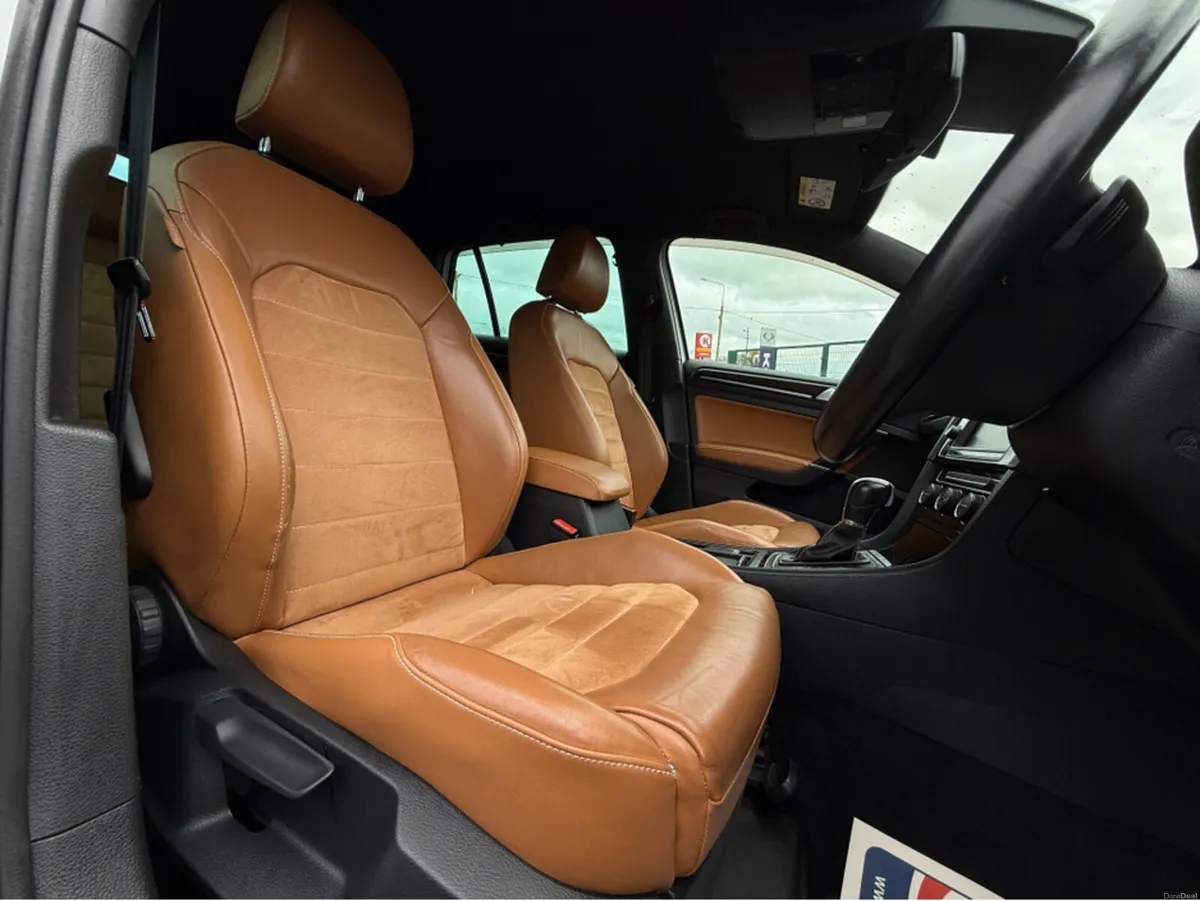 Volkswagen Golf 1.4 TAN LEATHER HIGHLINE SEATS REV - Image 2