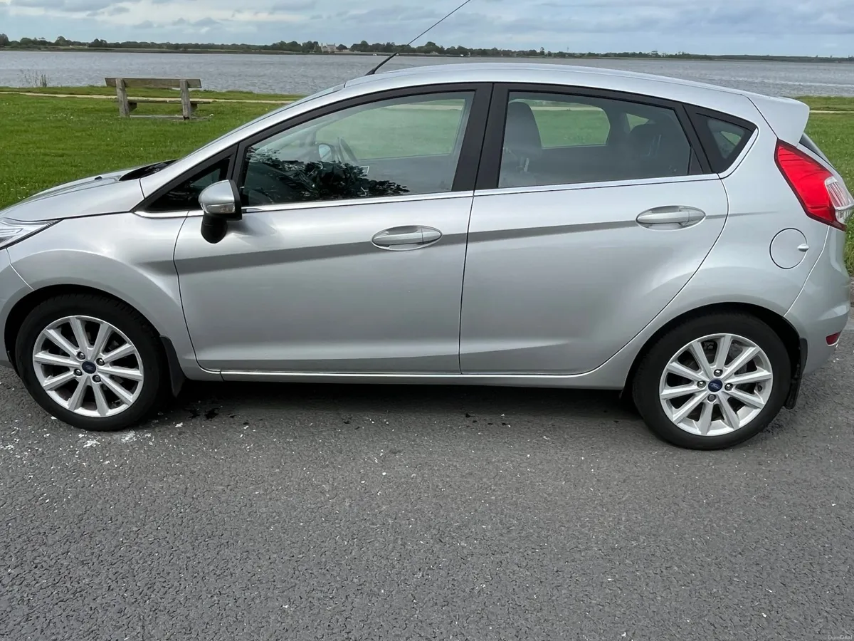 Ford Fiesta 2016 - Image 2