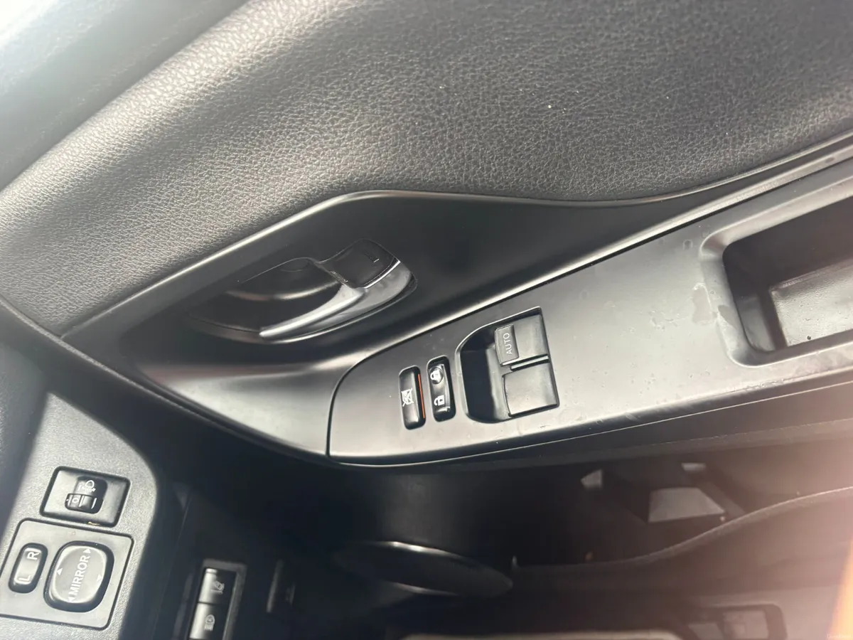 Toyota Yaris 2019 - Image 4