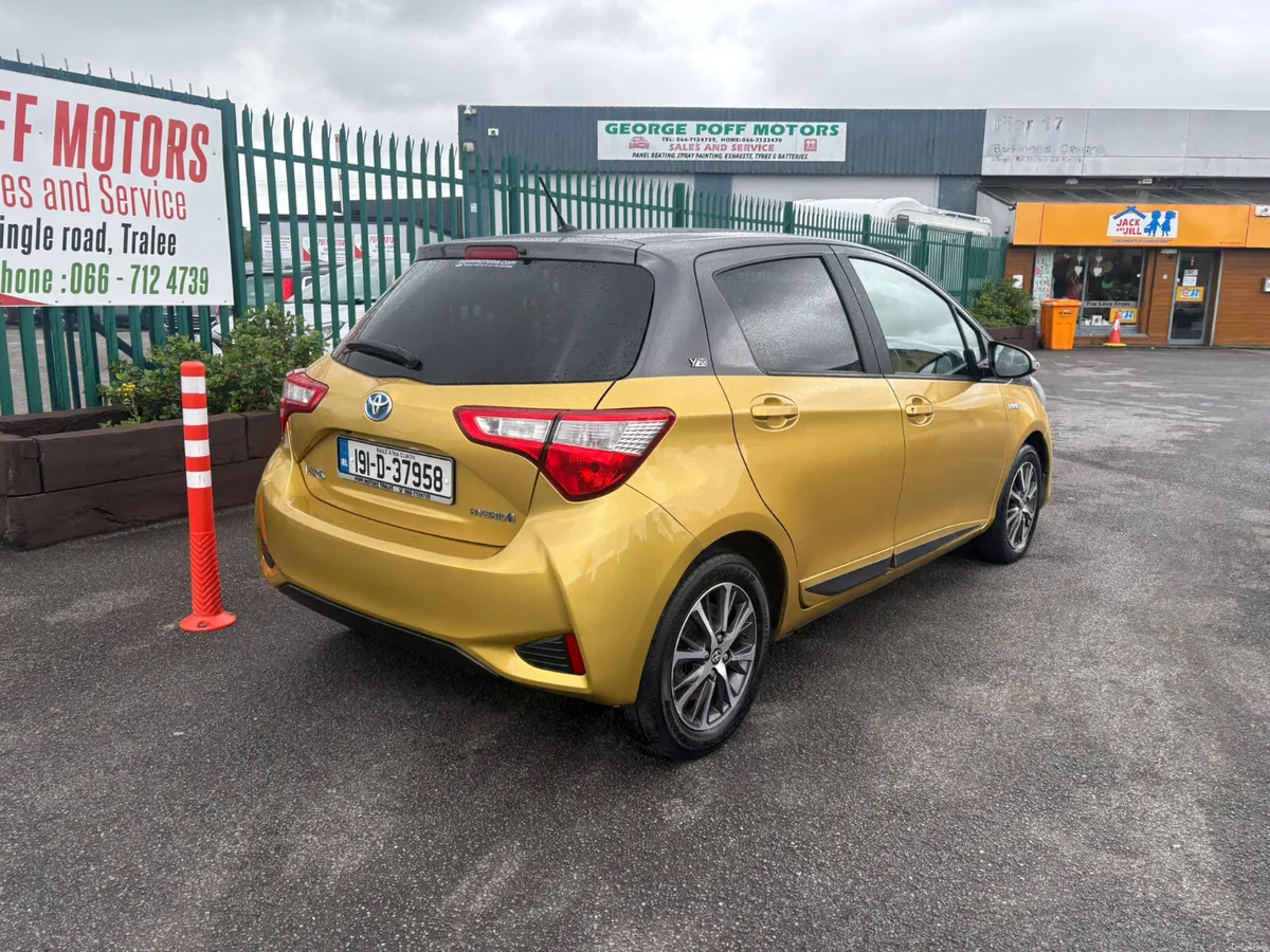Toyota Yaris 2019 - Image 2