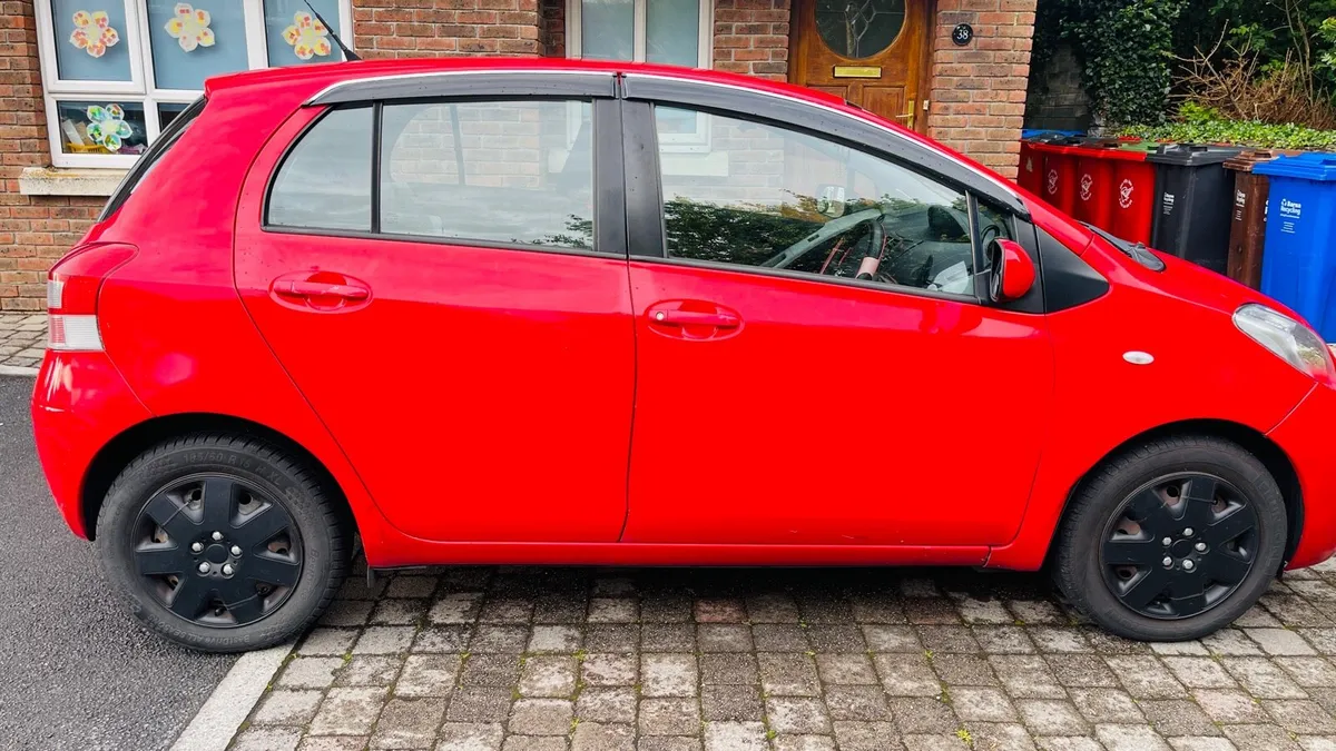Toyota Yaris 1.3L Automatic 2011 - Image 4