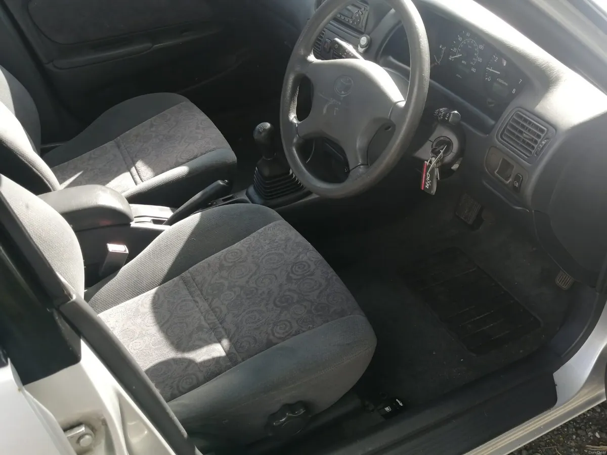 Toyota Corolla - Image 6