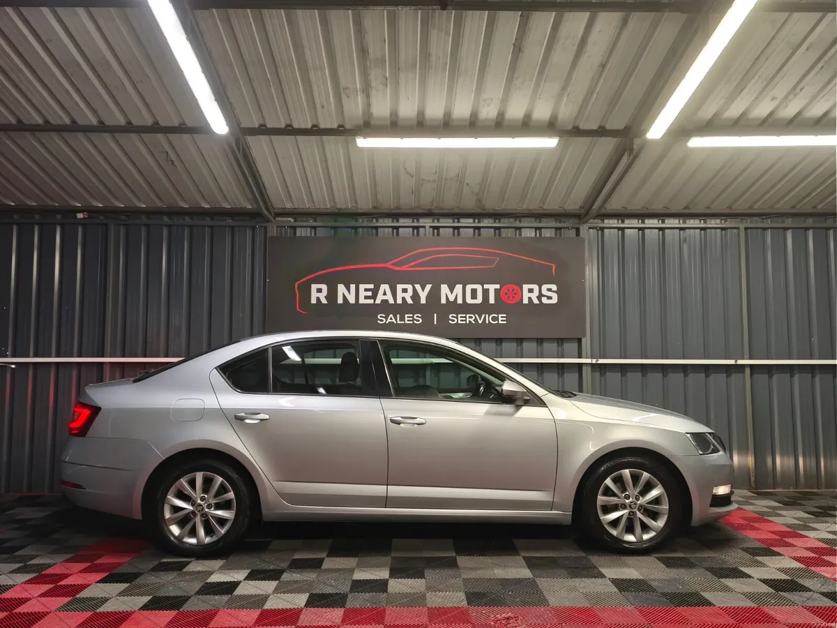 2019 Skoda Octavia AMBITION 1.6TDI 115HP DSG - Image 4