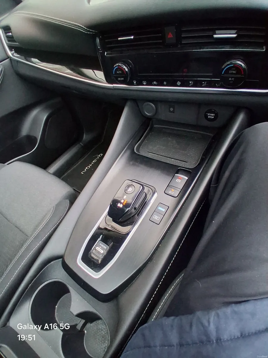 Nissan Qashqai 2023 - Image 2