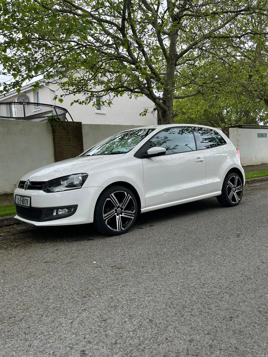 Car - Image 1
