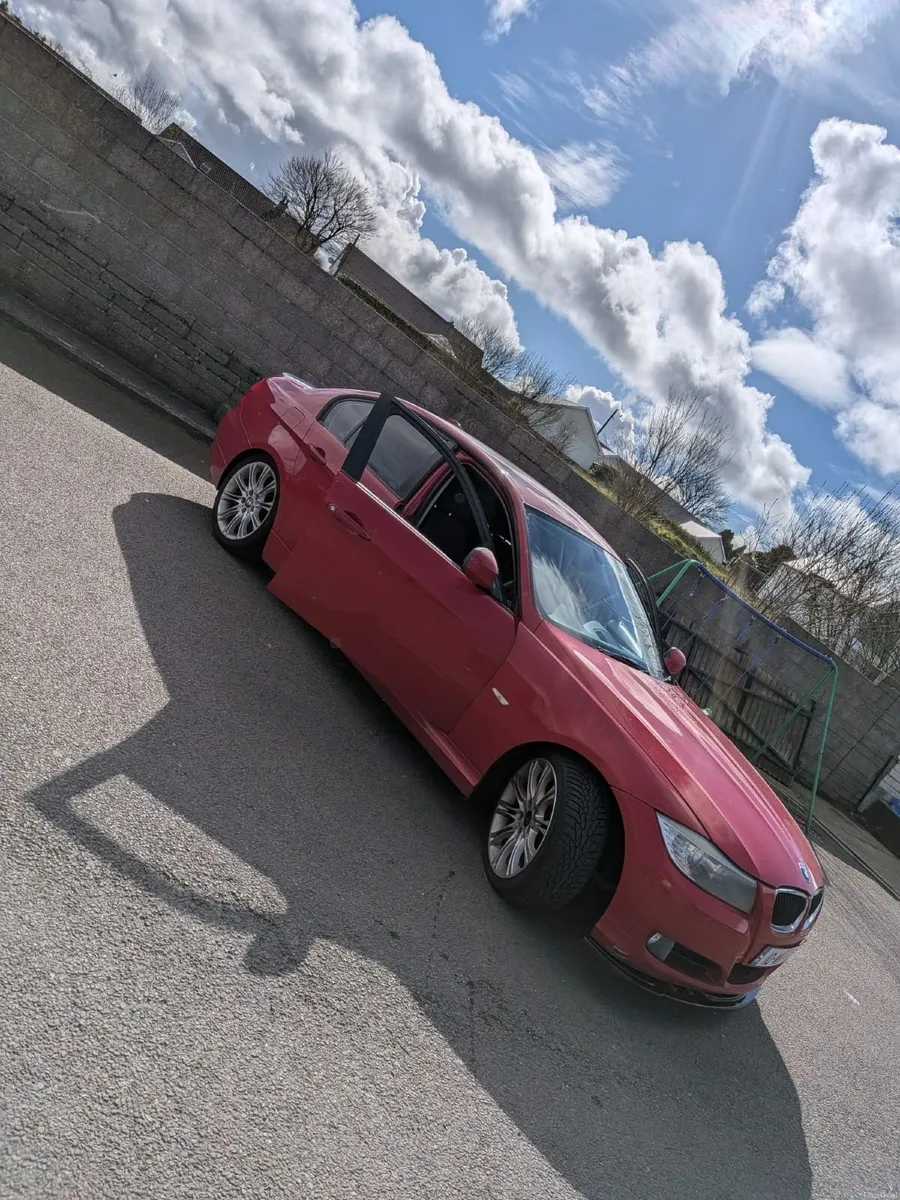 BMW 3-Series 2010 - Image 1