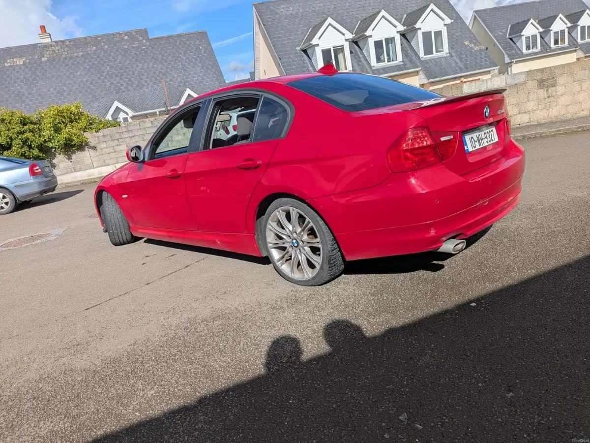 BMW 3-Series 2010 - Image 4