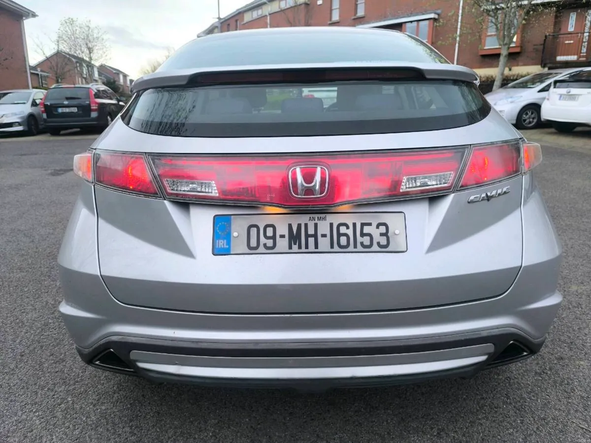 Honda civic - Image 4