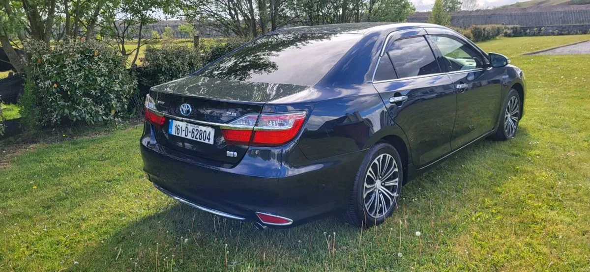 2016 Toyota camry hybrid @price of 8950 - Image 4