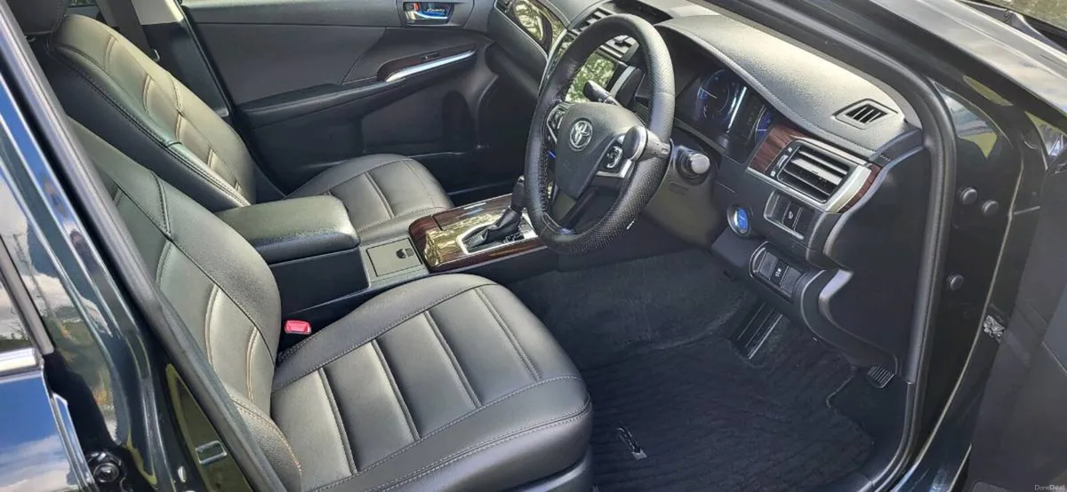 2016 Toyota camry hybrid @price of 8350 - Image 6