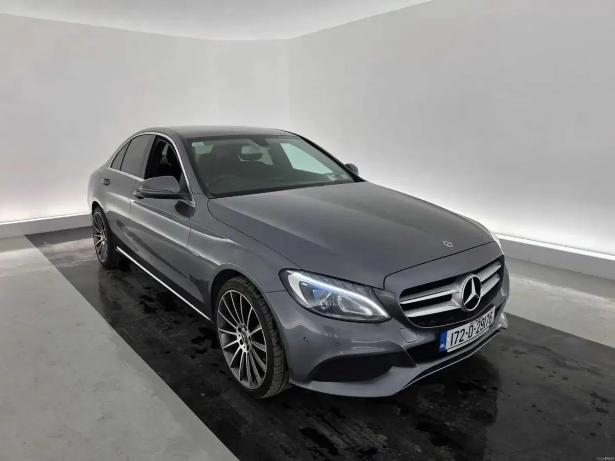 2017 Mercedes Benz C350e Hybrid*Read Description* - Image 1