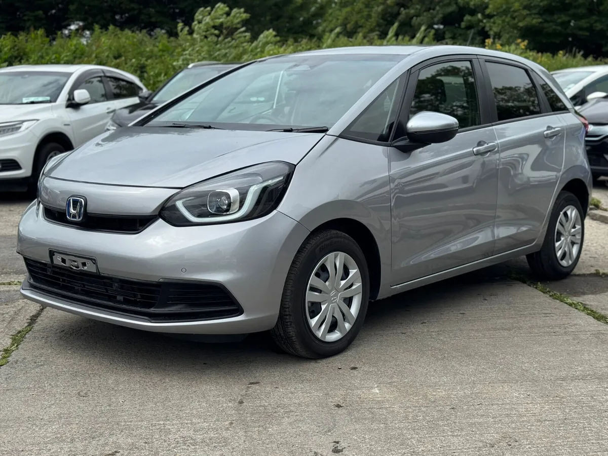 Honda Fit 1.5 Hybrid 36000 KM 2024 - Image 2