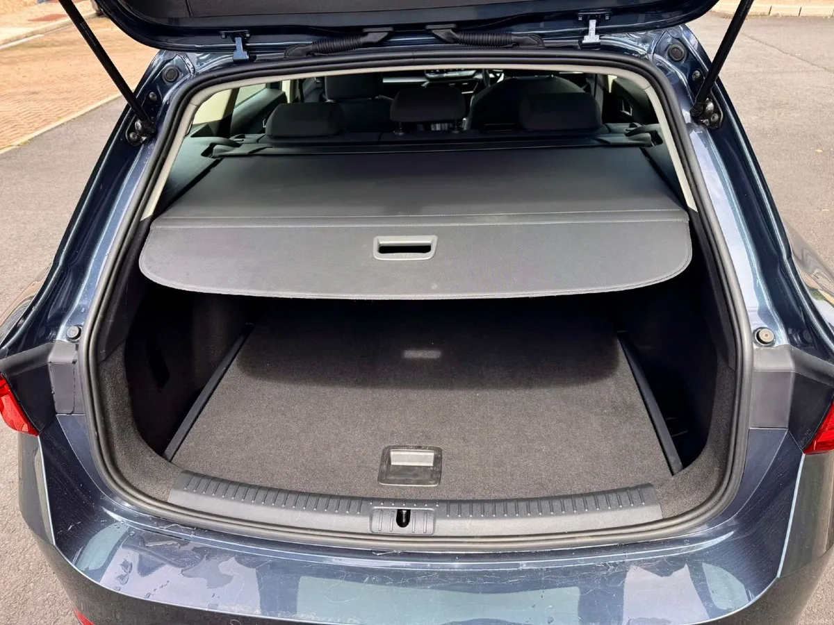 SEAT Leon 2025 - Image 4