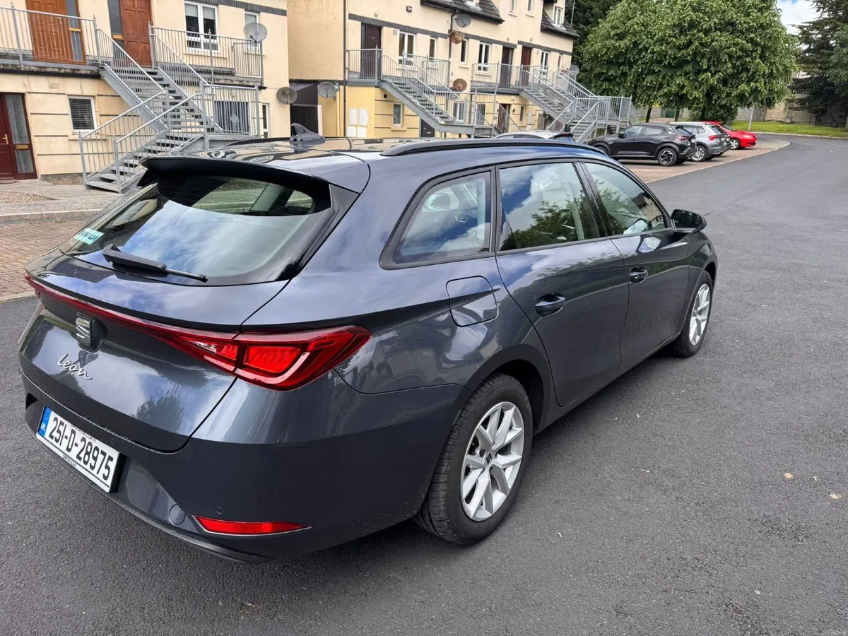 SEAT Leon 2025 - Image 6