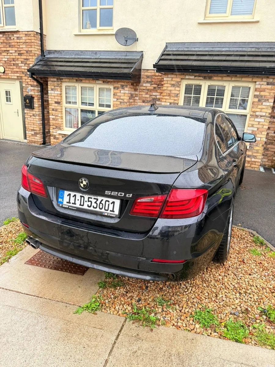 BMW 5-Series 2011 - Image 3