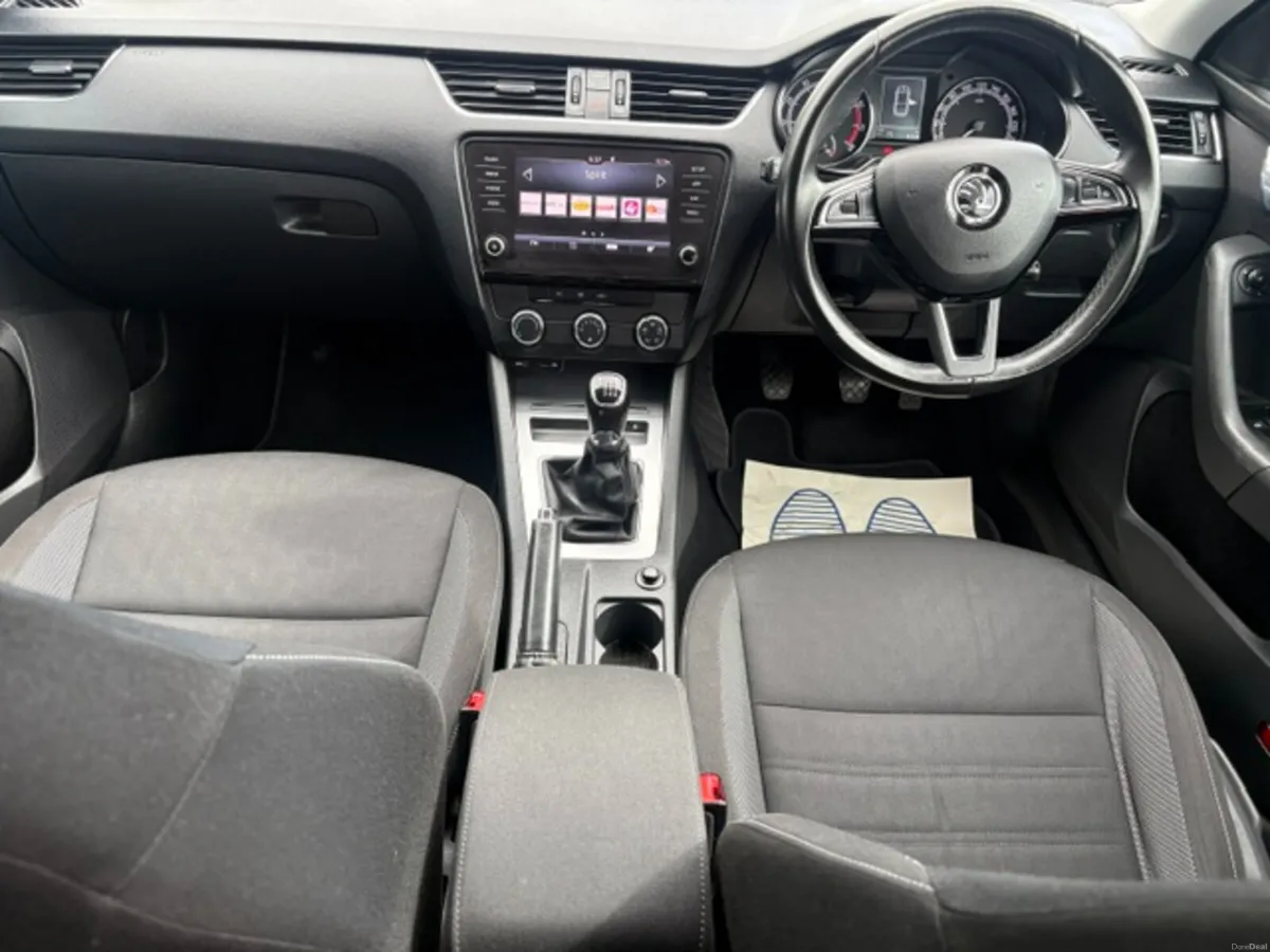 Skoda Octavia 2017 - Image 2