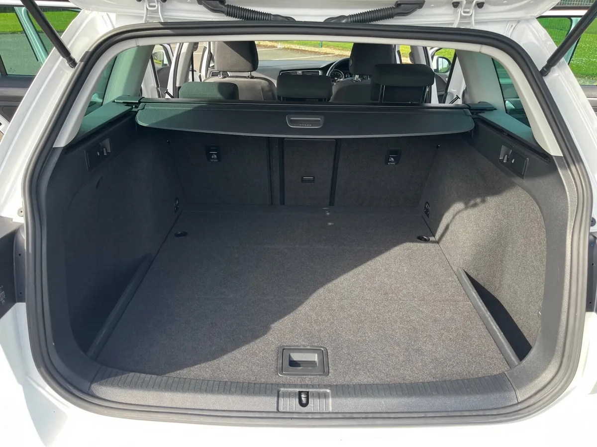 VW Golf VII Facelift DSG – Excellent Condition - Image 4