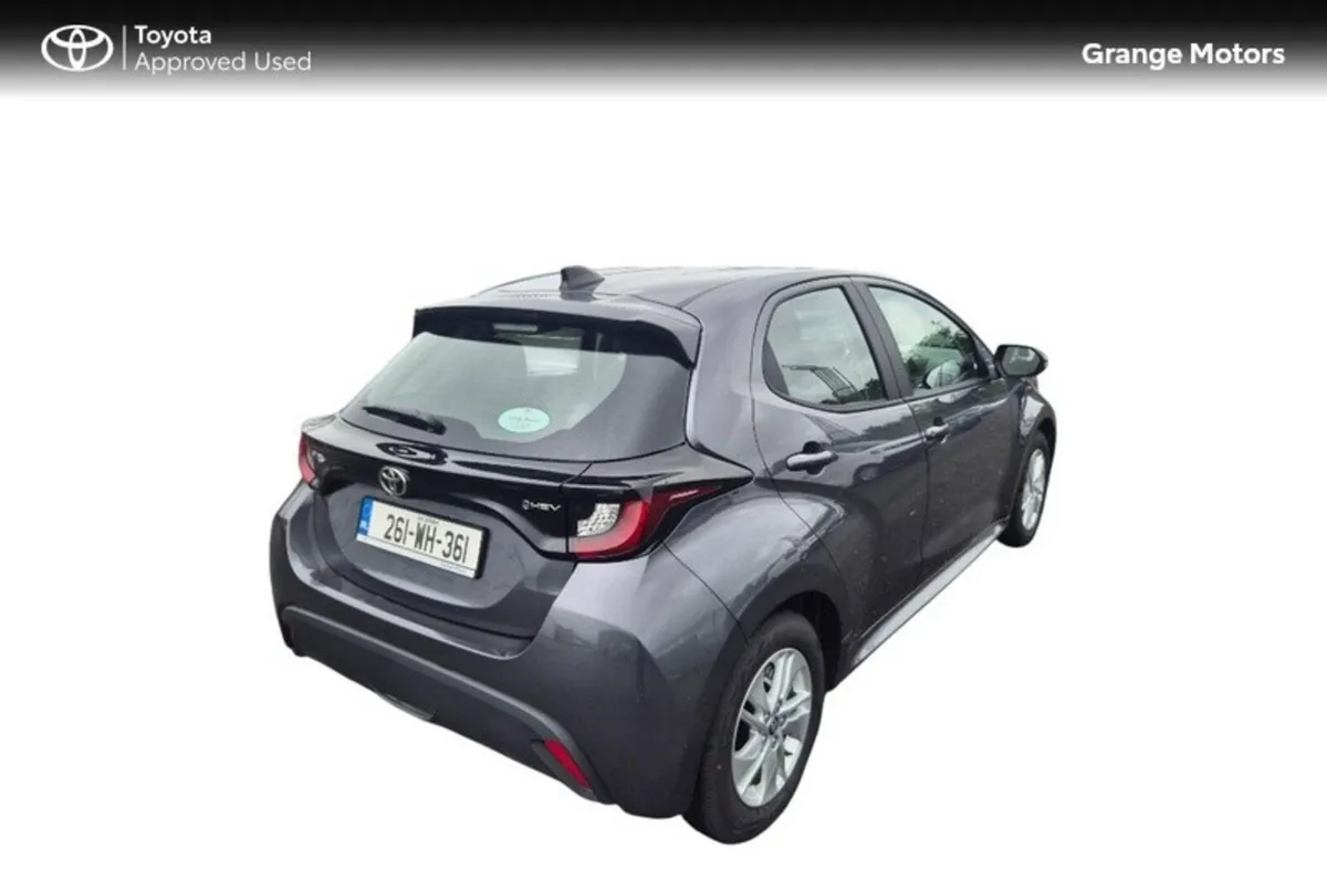 Toyota Yaris 1.5 HYBRID LUNA**DEMO MODEL** - Image 3