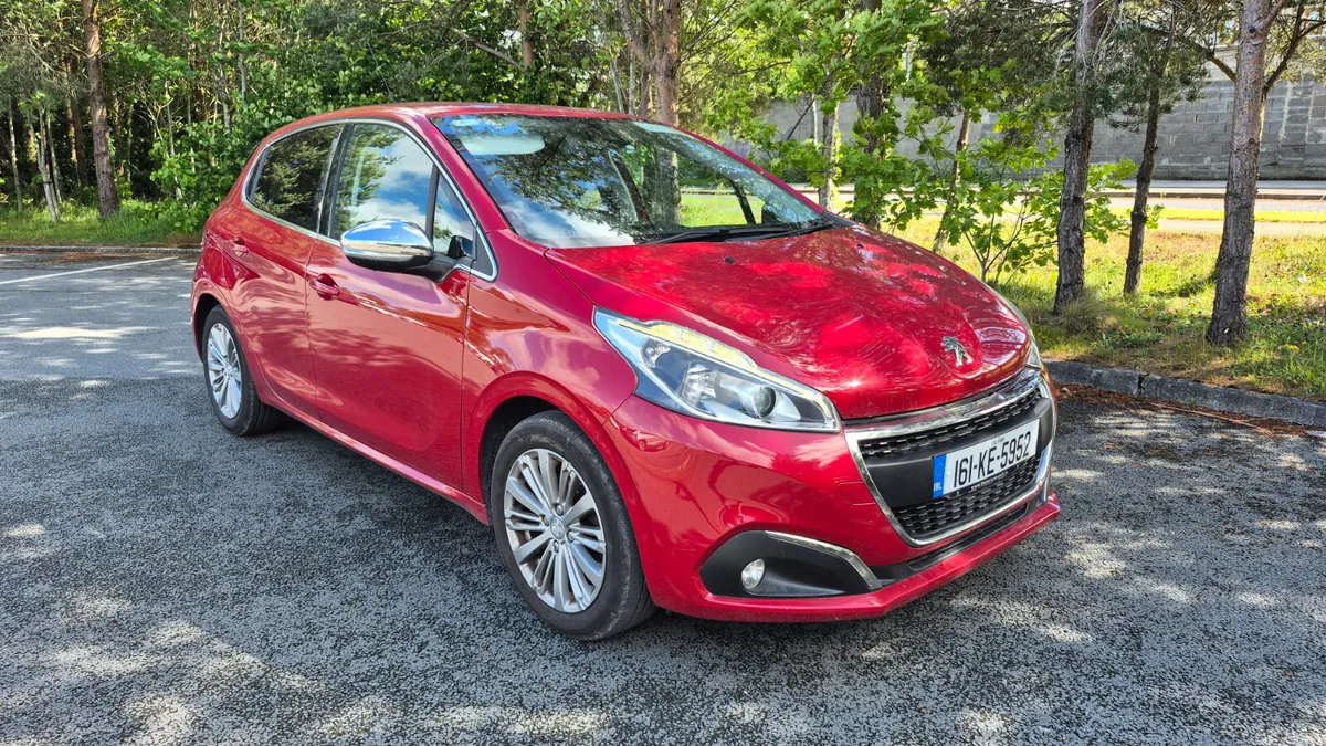 Peugeot 208 2016 1.2 AUTOMATIC - Image 1