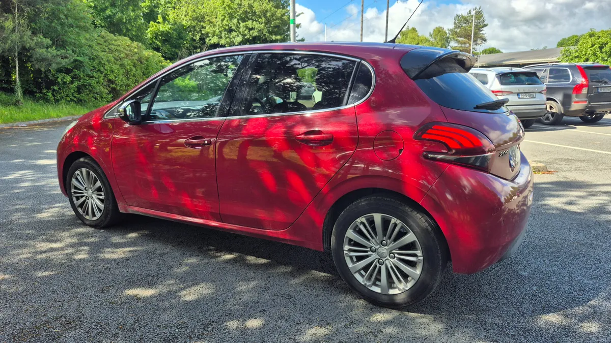 Peugeot 208 2016 1.2 AUTOMATIC - Image 4