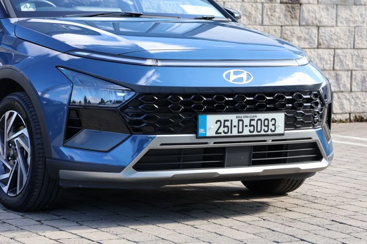 Hyundai Bayon Bayon Executive w.2 Tone Roof - Image 6