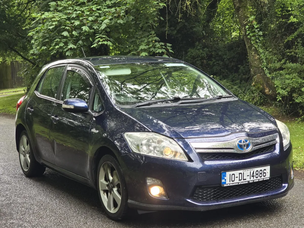Automatic Toyota Auris 1.8 Hybrid
 NCT  01/27 
Onl - Image 1