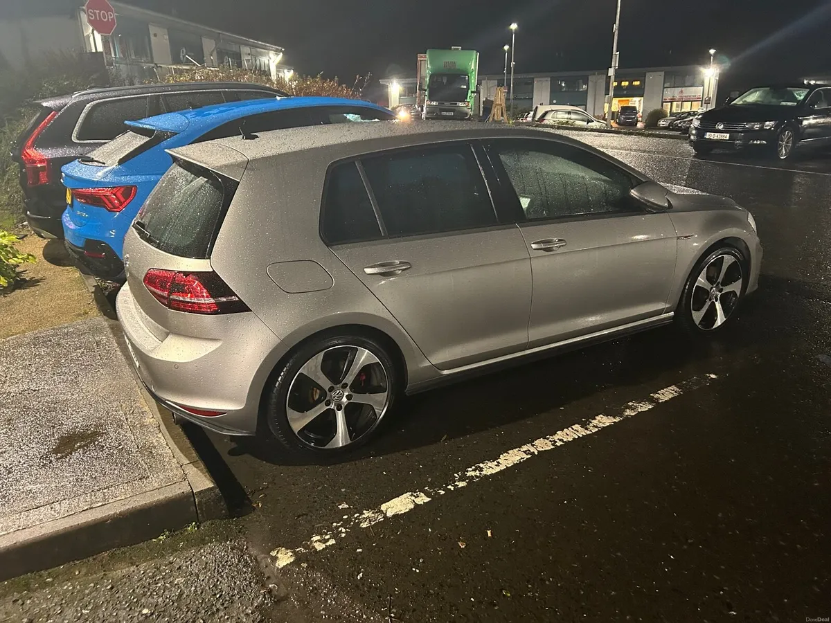 Volkswagen Golf 2014 - Image 1