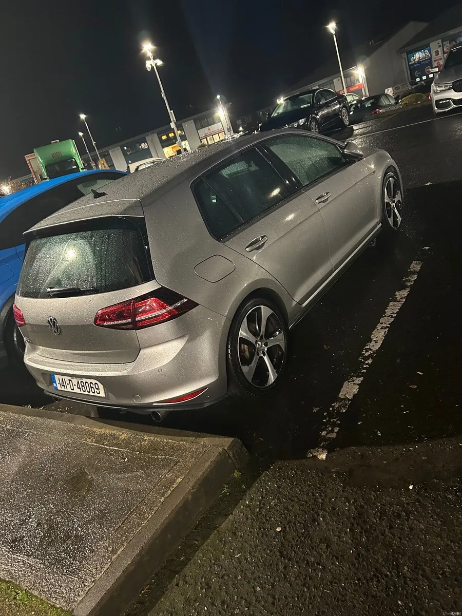 Volkswagen Golf 2014 - Image 2