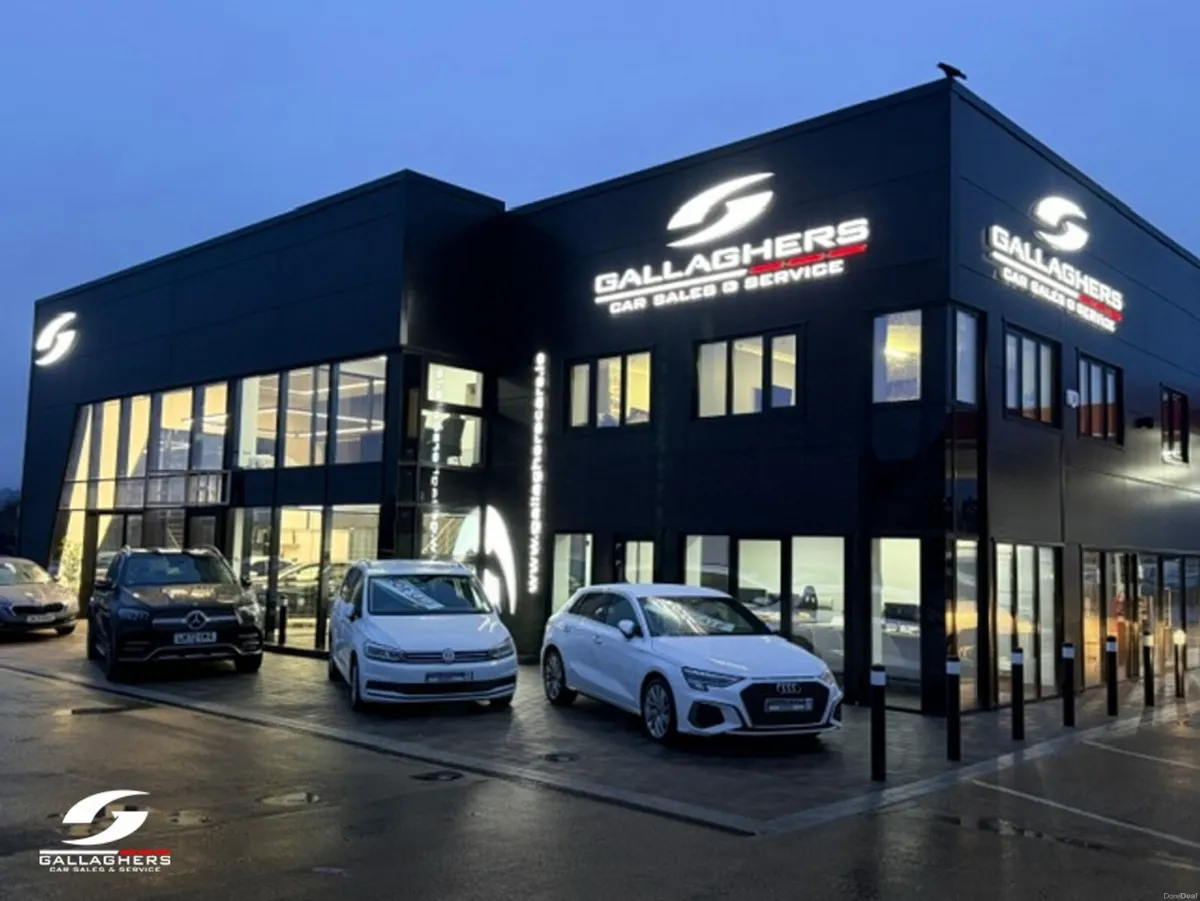 Mercedes-Benz CLA 250E AMG LINE PREMIUM + NIGHT ED - Image 4