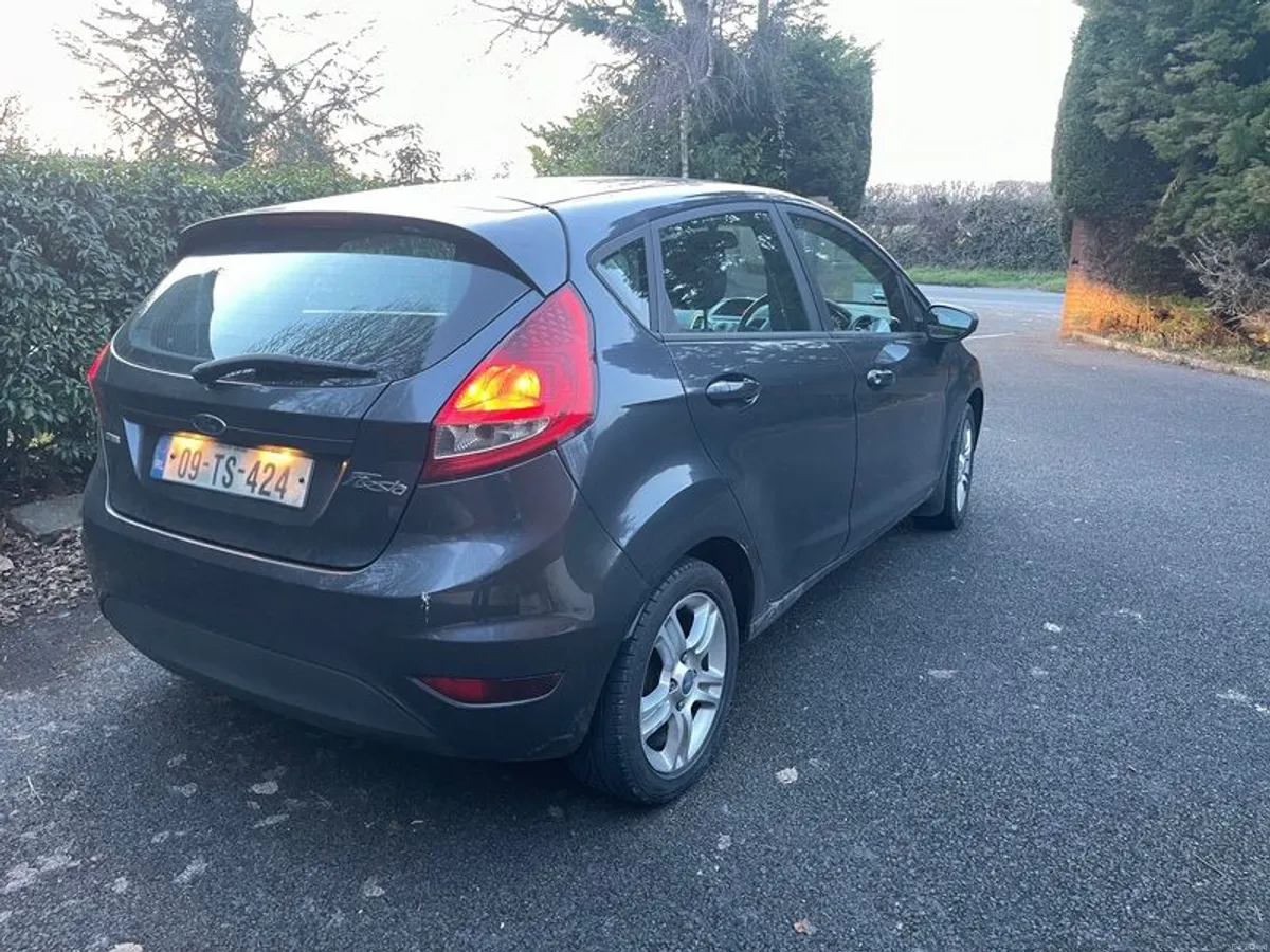 2009 Ford Fiesta - Image 4