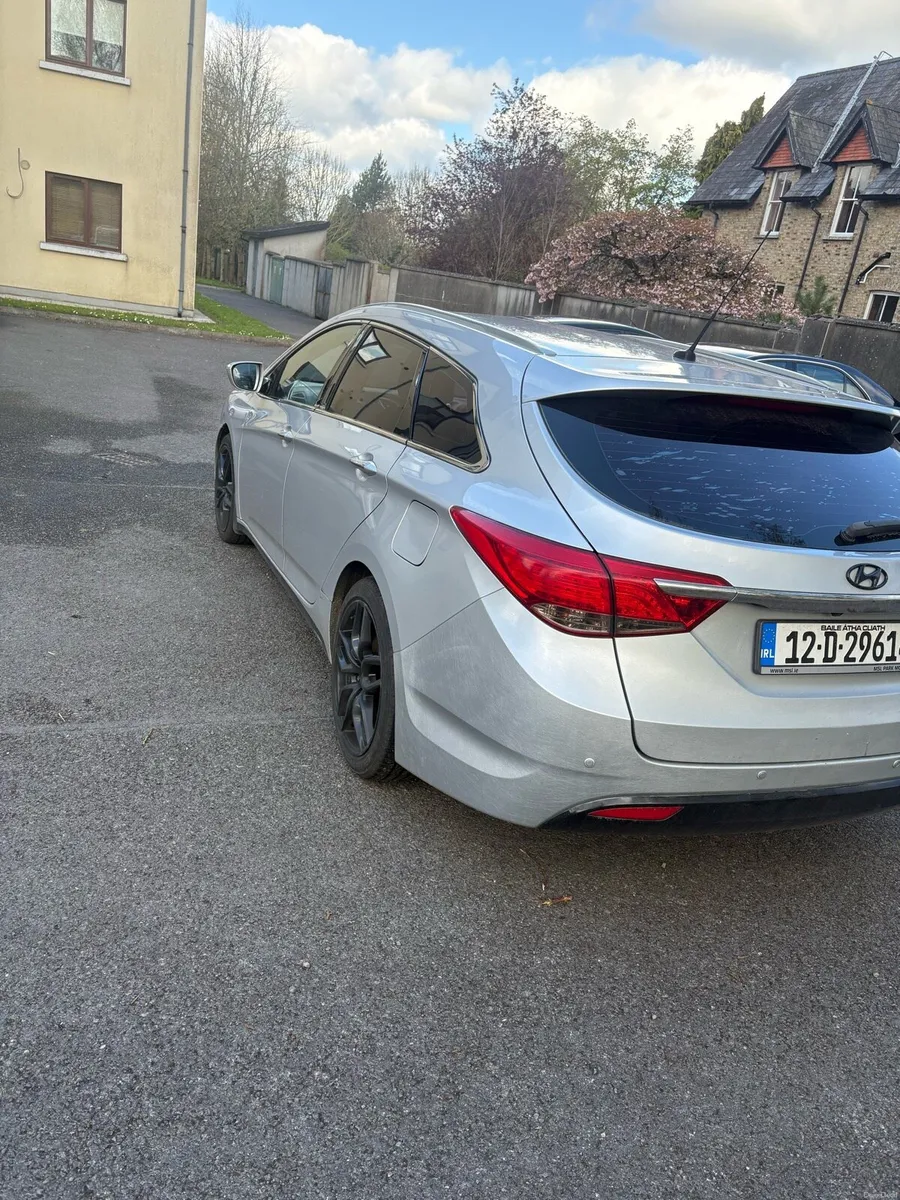 Car - Image 3