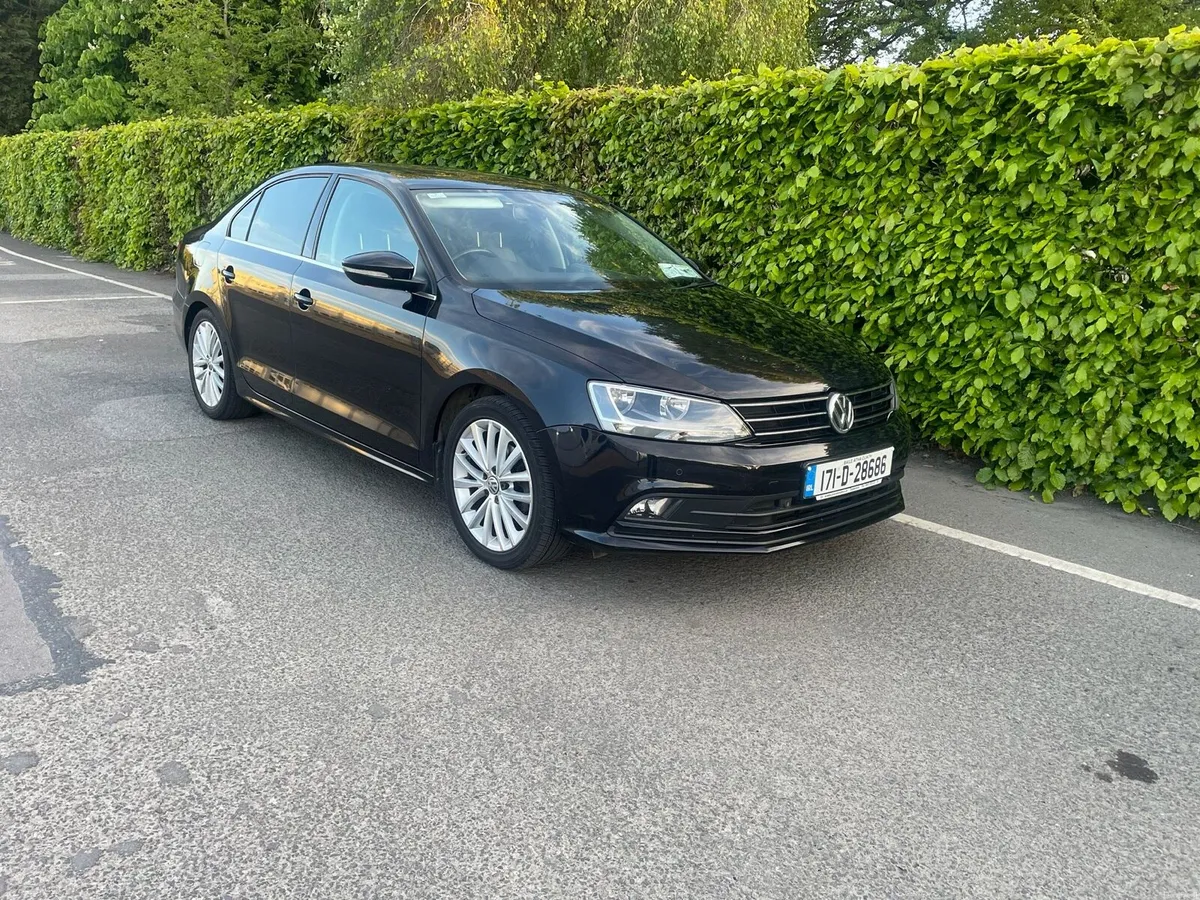 Volkswagen Jetta Petrol - Image 2