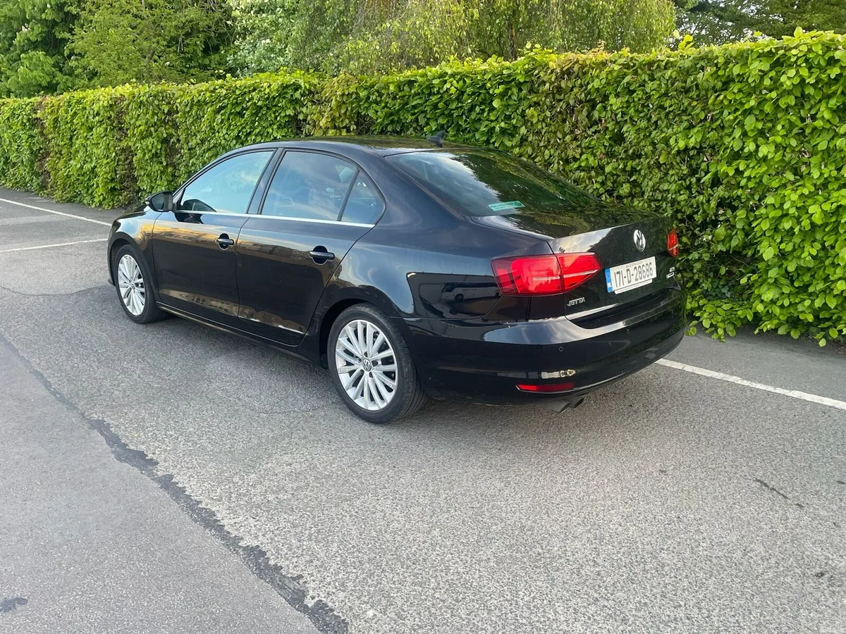Volkswagen Jetta Petrol - Image 6
